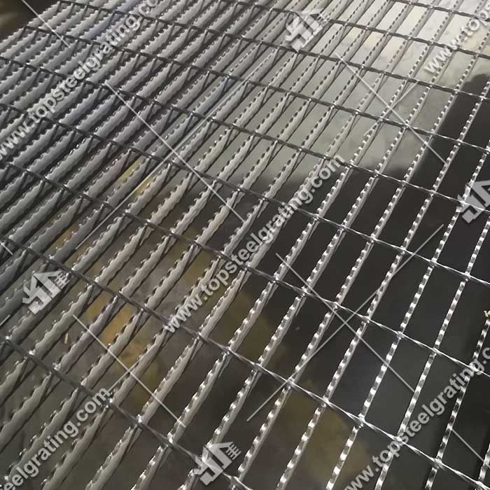 Non Slip Serrated Steel Grating
